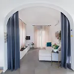 Casa Leucosia * كابري