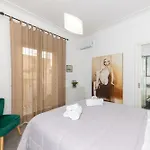 Casa Leucosia بيت للعطل كابري